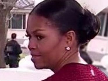 Michelle Obama recibe regalo de Melania Trump